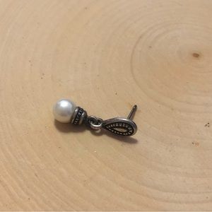 Single James Avery Vintage Cultured Pear Ear post Earring